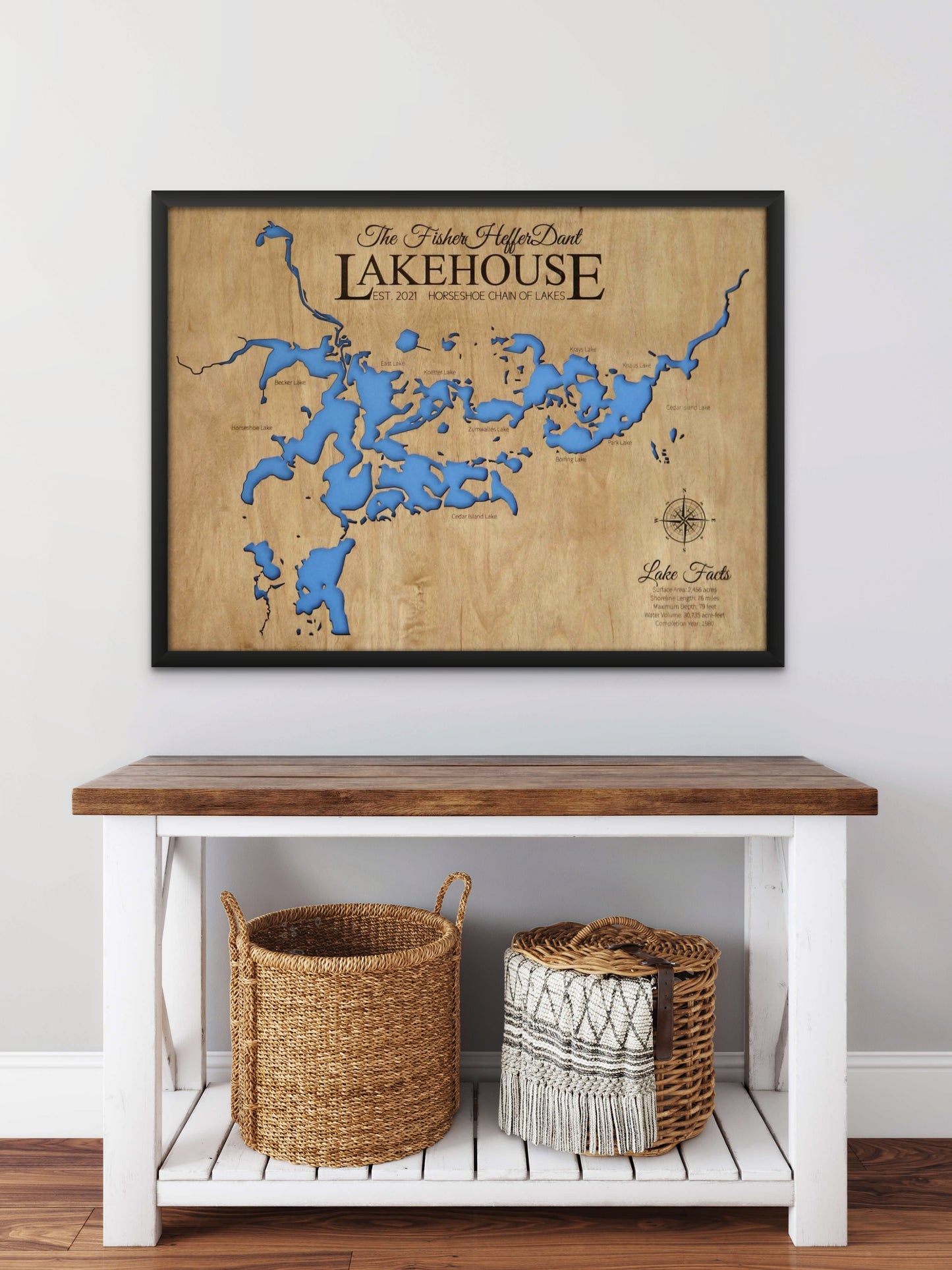 Horshoe wooden map